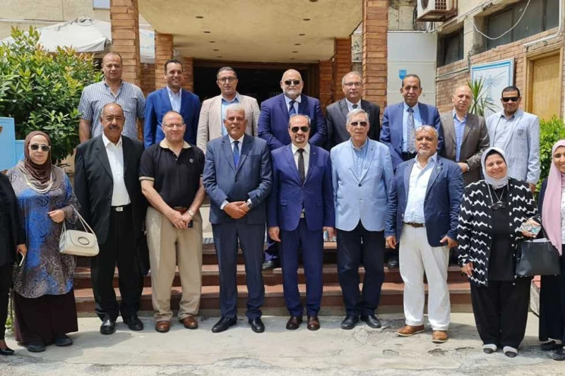 الزراعيين: دورات تدريبية لمزاولة مهنة المهندس الزراعي بالتعاون مع جامعة الإسكندرية نظمت نقابة الزراعيين بالتعاون مع كلية زراعة سابا باشا جامعة