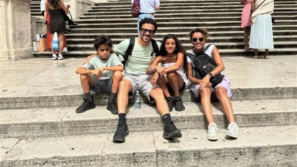 مع عائلتها.. علا رشدي في آخر ظهور لها نشرت الفنانة علا رشدي، صور عائلية مع زوجها الفنان أحمد داود وأولادها ، عبر حسابها الشخصي على موقع التواصل