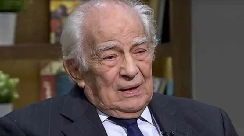 رشوان توفيق: مفيش أدوار للكبار.. ربنا ما يحوج الواحد إنه يتهان (خاص) عبر الفنان رشوان توفيق، عن حزنه الشديد، بسبب عدم تلقيه عروضا بشكل كاف للمشاركة