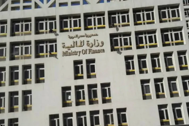 فرحتك وصلت.. وزارة المالية تعلن آخر تفاصيل زيادة المرتبات وجدول الأجور 2024 أعلنت وزارة المالية عن زيادة جديدة في المرتبات لعام 2024، حيث سيتم صرف