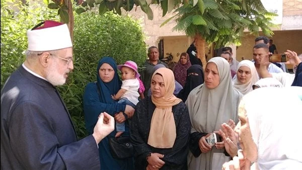 وكيل الأزهر يتفقد لجان امتحانات الشهادة الثانوية في الشرقية تفقد فضيلة أ.د محمد الضويني، وكيل الأزهر، اليوم الأربعاء، لجان امتحانات القسم العلمي