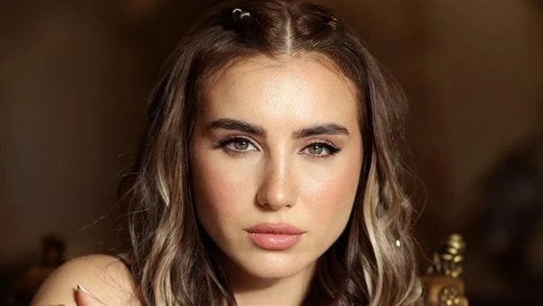 صيحة الكتف الواحد.. هلا السعيد تطل بالأسود اللافتتحرص الفنانة هلا السعيد على مشاركة متابعيها أحدث إطلالالتها وذلك عبر حسابها علي موقع تبادل الصور