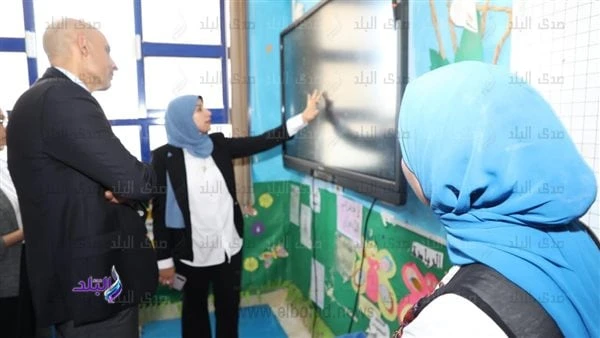 وزير التعليم: المعلم المصري من الأكفأ على مستوى العالمأكد محمد عبد اللطيف وزير التربية والتعليم والتعليم الفني أن المعلم المصري من أكفأ المعلمين على