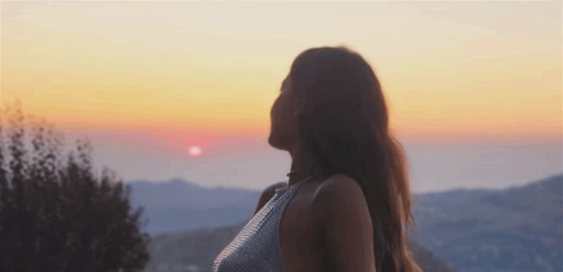 فنون ومشاهير: بعد خلعها الحجاب.. ممثلة مصرية شهيرة تستمتع بوقتها في لبنان بإطلالات جريئة! (فيديو) شاهد المقال التالي من صحافة لبنان عن بعد خلعها