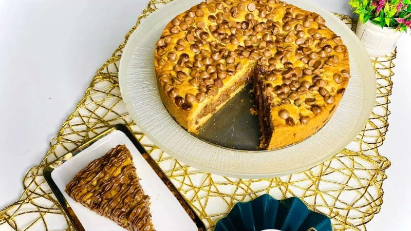 لعشاق النوتيلا خطوات تحضير كيكة الكوكيز بالنوتيلا علي طريقة شيفات الحلواني بمقادير مظبوطة وطعم حكاية تعد كيكة الكوكيز بالنوتيلا من الحلويات الغنية