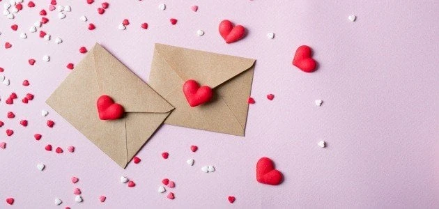 40 كلمات عيد زواج لزوجتي أجمل العباراتالمرأة بطبعها تميل إلى الكلام الجميل، ويكون له التأثير الملحوظ عليها، ولاسيما لو كان الكلام من حبيبها وزوجها، فيكون له أثره ويخلق الجو العاطفي