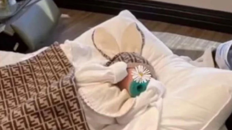 ساجي تحرج الودعاني بعد استخدامه صورة ابنتها على أنها ابنة أخته اخر خبر شاهد المقال التالي من صحافة السعودية عن ساجي تحرج الودعاني بعد استخدامه صورة