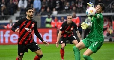 -مرموش يستعد مع فرانكفورت للموسم الجديد ب 5 وديات.. البداية اليوم وفالنسيا الأبرز .. كرة عالمية، مرموش يستعد مع فرانكفورت للموسم الجديد ب 5 وديات