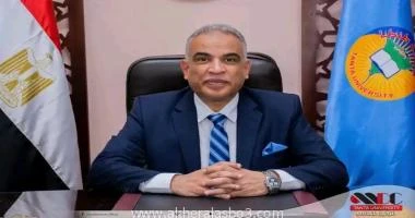 كتبمحمود شتا أصدر الدكتور محمد أيمن عاشور وزير التعليم العالي والبحث العلمي قرارا بتكليف الدكتور محمد حسين محمود نائب رئيس لجامعة لشئون التعليم