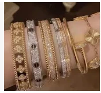 تعرف على تفسير سوار الذهب في المنام لابن سيرين تعرف على تفسير سوار الذهب في المنام لابن سيرين لاشكأن للذهب قيمة كبيرة خاصة للمرأة فهو يجعلها سعيدة كونه من الحلي المميزة لها سواء كا