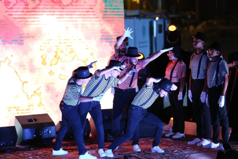 مسرح الصوت والضوء يستقبل مسرحيتي وهج الشمس وكوكتيل افاق عربية - قدمت فرقة شركة وهج الشمس في مهرجان جرش للثقافة والفنون مسرحية صامتة بعنوان شمس على