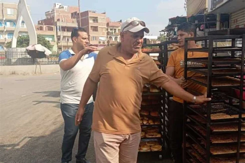 حملات مكبرة لرفع الإشغالات والإعلانات المخالفة بشوارع وميادين الشرقية شدد المهندس حازم الأشموني محافظ الشرقية اليوم الثلاثاء، على رؤساء المراكز