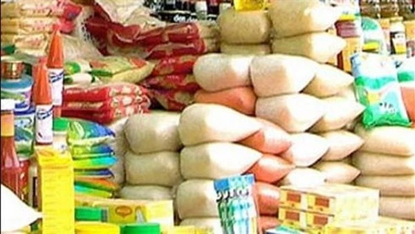 المنوفي: تعزيز الاقتصاد المحلي يحمي من التقلبات العالمية وتذبذب أسعار الصرفأكد حازم المنوفي، عضو شعبة المواد الغذائية، أن استراتيجية الدولة في التركيزعلى تطوير قدرات الصناعة الوطني