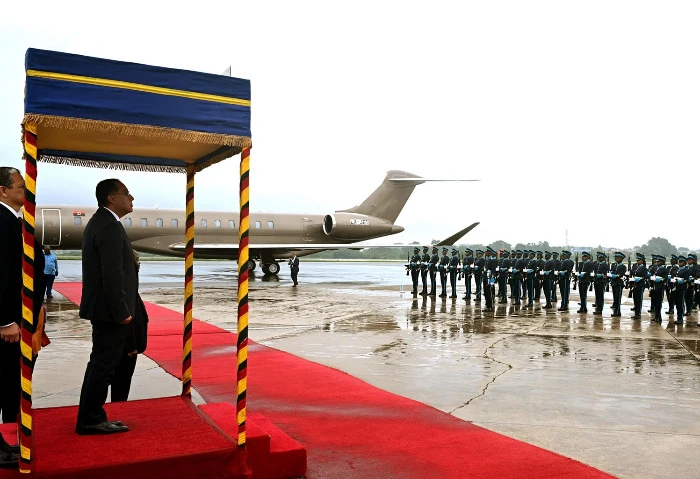 رئيس الوزراء يصل غانا لحضور الاجتماع التنسيقي للاتحاد الأفريقي وصل، منذ قليل، الدكتور مصطفى مدبولي، رئيس مجلس الوزراء، إلى أكرا عاصمة دولة غانا؛ للمشاركة، نيابة عن الرئيس عبد الفتا