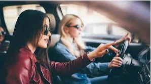 ما تفسير حلم ركوب السيارة لابن سيرين؟ تفسير حلم ركوب السيارة، تعتبر رؤية السيارة من الرؤى الشائعة في عالم الأحلام والتي تحمل في جوهرها دلالات تلقى