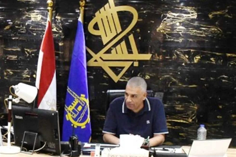 محافظ أسوان يستجيب لطلبات 80 مواطنا خلال اللقاء الجماهيرى استمع اللواء إسماعيل كمال محافظ أسوان لمطالب 80 مواطن ومواطنة في لقاء المواطنين الأسبوعى