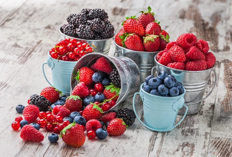 فوائد زيت التوت الأحمر .. تعزيز صحة القلب وتقوية الشعرنستعرض في التقرير التالي أبرز فوائد زيت التوت الأحمر، الصحية والجمالية للجسم.فوائد زيت التوت