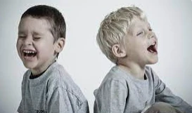 أهم 20 تفسير لحلم المزاح مع الميت لابن سيرين تفسير حلم المزاح مع الميت قد يشير للعديد من المعاني المرتبطة بالرائي وحياته الحالية والمستقبلية، وذلك متوقف على تفاصيل الرؤية، فهناك من