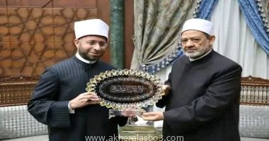كتب اسامة عبدالحميد وزير الأوقاف: الإمام الأكبر واجهة الأزهر الشريف ورمزه المعبر عنه وعن مصر أمام العالم في الشأن الديني وزير الأوقاف: الزيارة بداية