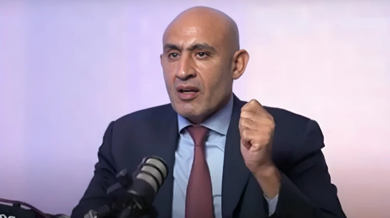 الرقابة الإدارية توضح مؤهلات وزير التعليم نشرت هيئة الرقابة الإدارية، السير الذاتية للوزراء الجدد، الذين أدوا اليمين الدستورية أمام الرئيس عبدالفتاح