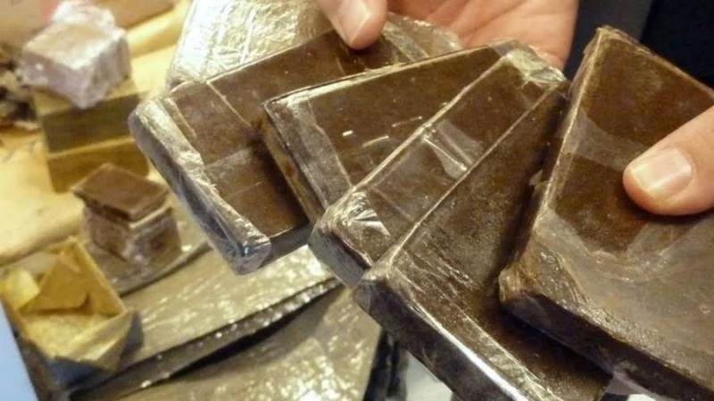 ضبط متهمين بالإسماعيلية وبحوزتهما كمية من مخدر الحشيش ب 1.5 مليون جنيه تمكنت أجهزة وزارة الداخلية، من ضبط إثنين من العناصر الإجرامية بالإسماعيلية