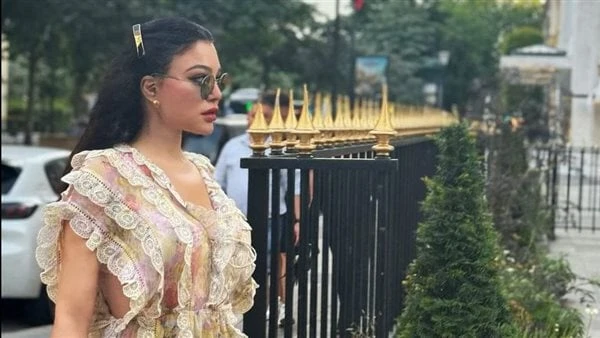 رقم خيالي .. سعر فستان هيفاء وهبي يصدم متابعيها نشرت الفنانة هيفاء وهبي، صورا جديدة لها عبر حسابها الشخصي على موقع تبادل الصور والفيديوهات إنستجرام