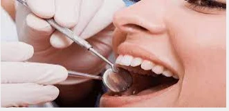 تفسير سقوط الضرس في المنام لابن سيرين وسقوط الضرس العلوي في المنام سقوط الضرس في المنام، من الأحلام الغريبة التي تسبب القلق والتوتر للحالم، حيث أن البعض يظن رؤية الضروس تسقط في الم