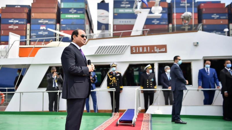 الرئيس السيسي يصدر قرار عاجل بشأن قناة السويس والتنفيذ فوراالرئيس السيسي يصدر قرار عاجل بشأن قناة السويس.. اجتمع الرئيس عبد الفتاح السيسي، اليوم