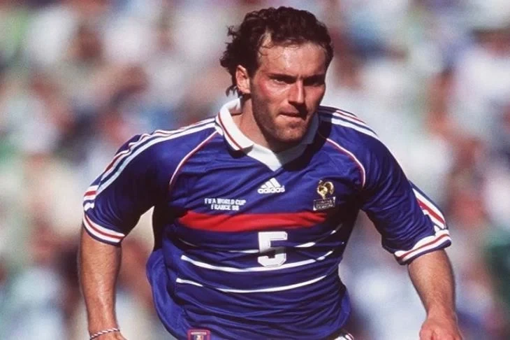 رسميا.. لوران بلان يتولى تدريب اتحاد جدة السعودي جريدة افاق عربية أعلن نادي اتحاد جدة السعودي، التعاقد مع المدرب الفرنسي لوران بلان، لتولي منصب المدير الفني لكتيبة العميد، بداية من