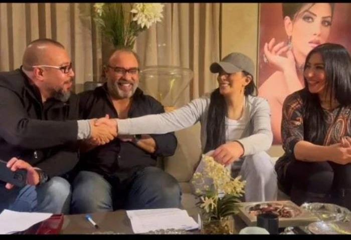 حورية فرغلي تتعاقد على فيلم المدرسة تعاقدت النجمة حورية فرغلي على بطولة فيلم المدرسة وهو اسم مؤقت، الذي يجري له حاليا عدة ترشيحات والتعاقد الفعلي مع