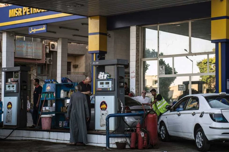 سعر البنزين في مصر 2024 بعد الزيادة الجديدة وفقا للجريدة الرسمية خلال الآونة الأخيرة، تساءل الكثيرون بمختلف المحافظات عن سعر البنزين في مصر 2024 بعد