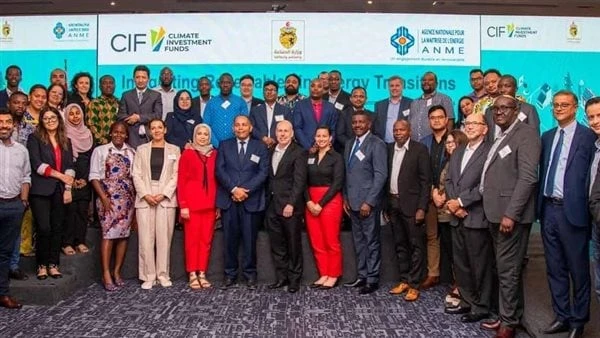 البنك الأفريقي للتنمية يشارك في ملتقى دمج مصادر الطاقة المتجددة بتونس شارك البنك الأفريقي للتنمية في ملتقى دمج مصادر الطاقة المتجددة في تحولات الطاقة