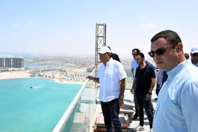 وزير الإسكان: تسليم عدد من الأبراج الشاطئية بالعلمين الجديدة بداية من أغسطسالرسالة تحتوي على عدة فقرات تحتوي على صور دون أي نصوص.تفقد الدكتور مصطفى مدبولي، رئيس مجلس الوزراء، ومراف