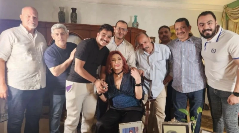 ليلة جدة.. نبيلة عبيد تشارك في فيلم وثائقي عن وردة تشارك الفنان نبيلة عبيد، في فيلم وثائقي يتناول مسيرة الفنانة الجزائرية وردة، ومن المقرر عرضه في