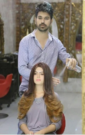 تأويلات ابن سيرين لرؤية صبغة الشعر في المنام صبغة الشعر في المنام، إن رؤية صبغة الشعر من الرؤى التي تحمل دلالات متنوعة، ففي بعض الحالات تكون الصبغة