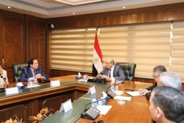 وزير الطيران المدني يبحث التعاون العلمي مع أمين رابطة الجامعات الإسلاميةوزير الطيران يستقبل أمين رابطة الجامعات الإسلاميةنجلاء غنيماستقبل وزير