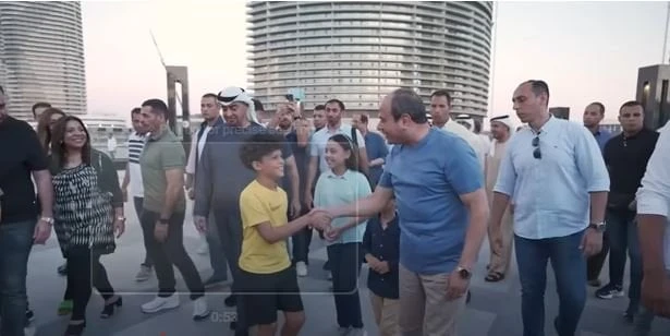 الرئيس السيسى يصطحب محمد بن زايد في جولة ب مدينة العلمين الجديدة (فيديو) الرئيس السيسي والشيخ محمد بن زايدمحمود حجازياصطحب الرئيس عبد الفتاح السيسي،