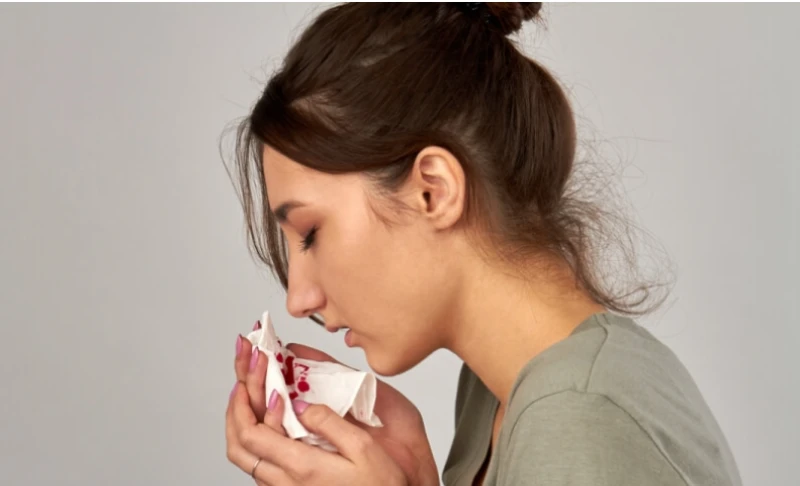 تعرف على تفسير خروج الدم من الفم في المنام لابن سيرين و حلم خروج كتل دم من الفم خروج الدم من الفم في المنام، يشعر البعض بالفزع عند رؤية خروج الدم من