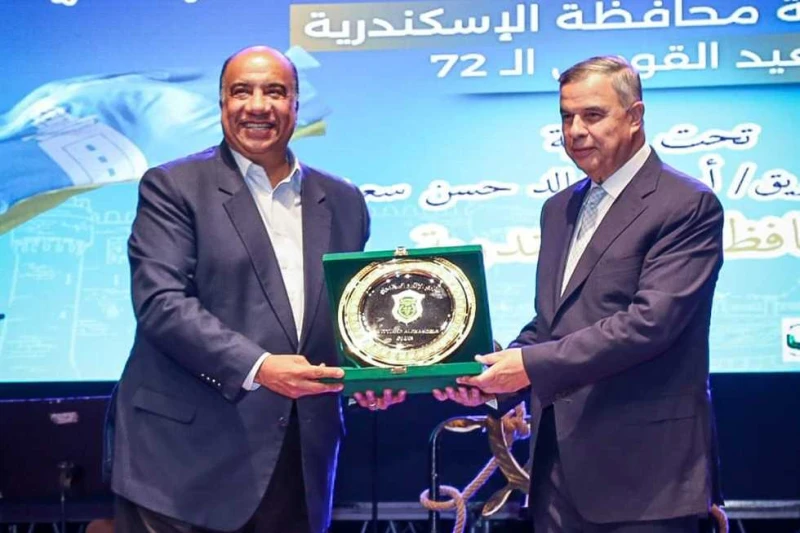 فى العيد القومى ال72.. محافظ الإسكندرية يكرم الاتحاد لفوزه ببطولتى الدورى والكأس لكرة السلة 2024 (صور) كرم الفريق أحمد خالد، محافظ الاسكندرية، محمد