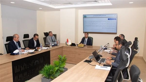 وزير التموين يطلع على خطة القابضة للصوامع في زيادة السعات التخزينيةالتقى الدكتور شريف فاروق، وزير التموين والتجارة الداخلية، اليوم الثلاثاء، شريف