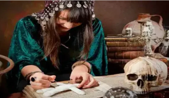 تعرف على تفسير حلم شخص يريد أن يسحرني لابن سيرين تفسير حلم شخص يريد أن يسحرني، هل رؤية السحر تبشر بالخير أم تنذر بالسوء؟ وما هي التأويلات السلبية