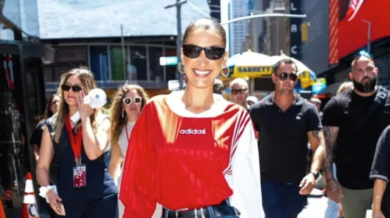 بيلا حديد تغضب إسرائيل بالجزمة اعتذرت شركة أديداس الألمانية، لإسرائيل على خلفية ارتداء عارضة الأزياء بيلا حديد حذاء رياضيا في حملة إعلانية جديدة.