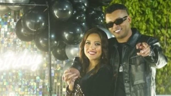 اتخانقوا.. أوكا يكشف سر نجاح زواجه بالفنانة مي كساب كشف مغني المهرجانات أوكا سر نجاح علاقته بزوجته الفنانة مي كساب، واستمرارها على مدار سنوات طويلة