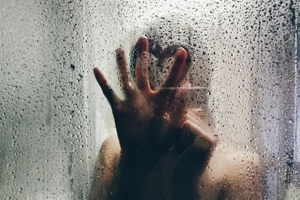 هذه فوائد الاستحمام بالماء البارد.هل تعلم أن تعريض نفسك للماء البارد خلال فصل الشتاء يمكن أن يعزز جهاز المناعة، خاصة أن استخدام الماء البارد أثناء