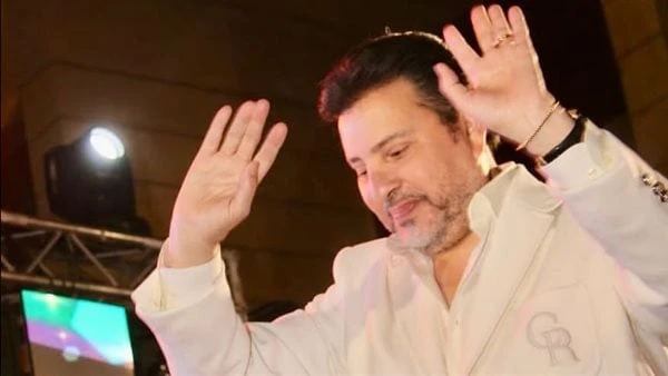 غلق شوارع بيروت.. هاني شاكر ومروان خوري في حفل استثنائي ب لبنان أحيا النجمان هاني شاكر ومروان خوري، حفلا غنائيا استثنائيا في العاصمة اللبنانية بيروت،