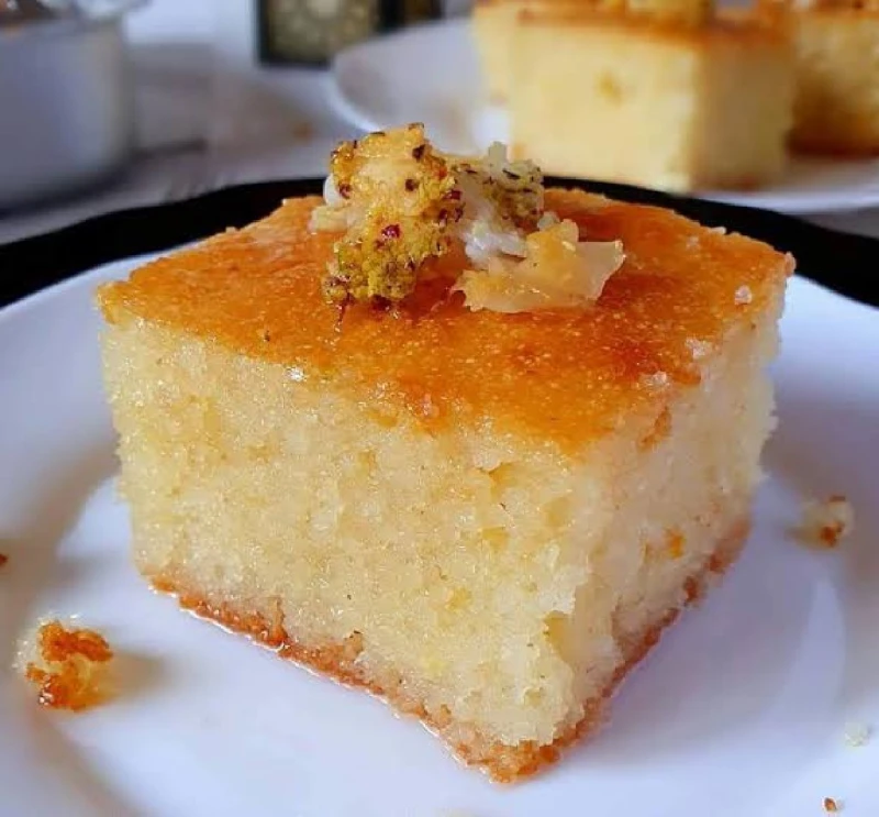 كيك هش بكوب دقيق سميد أشهى حلويات الشرقية مزيج ما بين الكيك والعسل جربيها الانالكيك يعد من اشهى انواع الحلويات التي ترغب كل ربة منزل في تجديد وصفاته