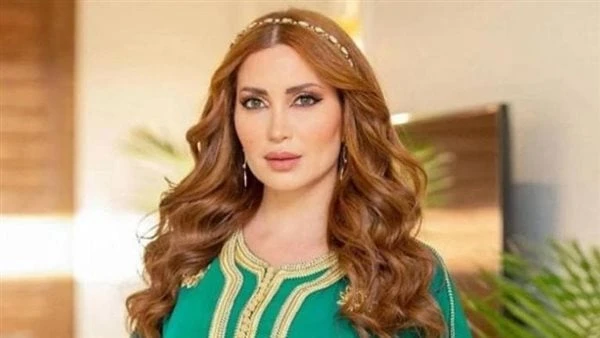 نسرين طافش تتألق بفستان أنيق في الساحل الشمالي شاهدحرصت الفنانة نسرين طافش على مشاركة متابعيها عبر حسابها الرسمي على موقع تبادل الصور والفيديوهات