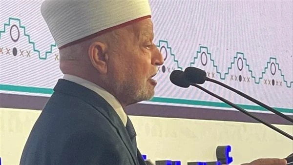 مفتي القدس: احترام المواثيق الدولية من القواعد الأساسية في الشريعة الإسلاميةألقى سماحة الشيخ محمد أحمد حسين، مفتي القدس والديار الفلسطينية، كلمة في الجلسة العلمية الثانية بالمؤتمر