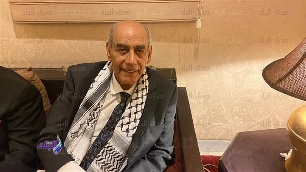 أحمد بدير لافاق عربية: ارتداء الكوفية الفلسطينية تعبير عن التضامن مع القضيةرصدت عدسة افاق عربية صور الفنان أحمد بدير يرتدي الكوفية الفلسطينية في حفل