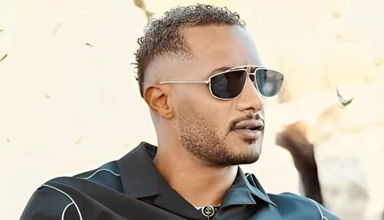 الصفعة غير كافية... محمد رمضان وشاب الساحل يتبادلان السخريةعادت أزمة صفع الفنان المصري محمد رمضان على يد شاب، لتطفو على السطح من جديد، بعدما انقطع